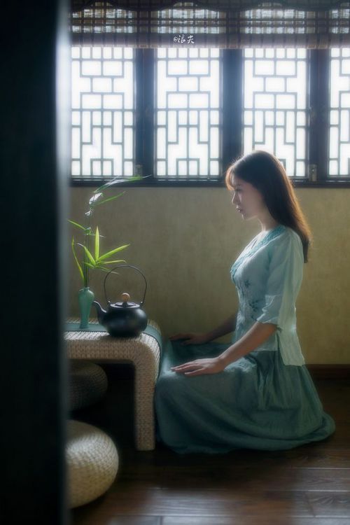 中国足球职业俱乐部提升球队应急响应能力，我国职业足球俱乐部发展的问题